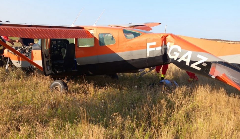 Un avion civil a aterizat forțat la Tuzla, pasagerii au ajuns la spital