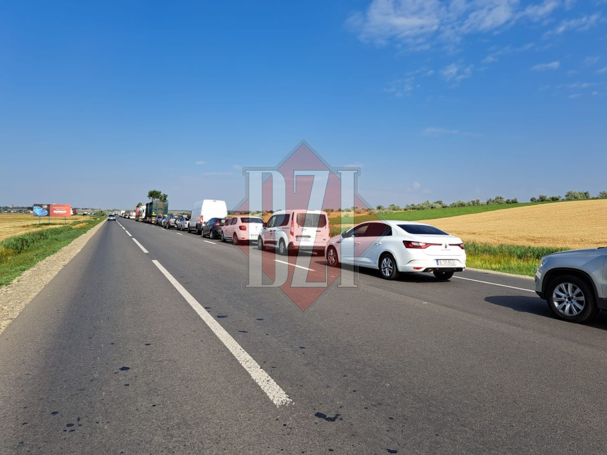 Şoferi, înarmaţi-vă cu răbdare! Coadă infernală de la Lețcani spre Podu Iloaiei – EXCLUSIV FOTO, VIDEO