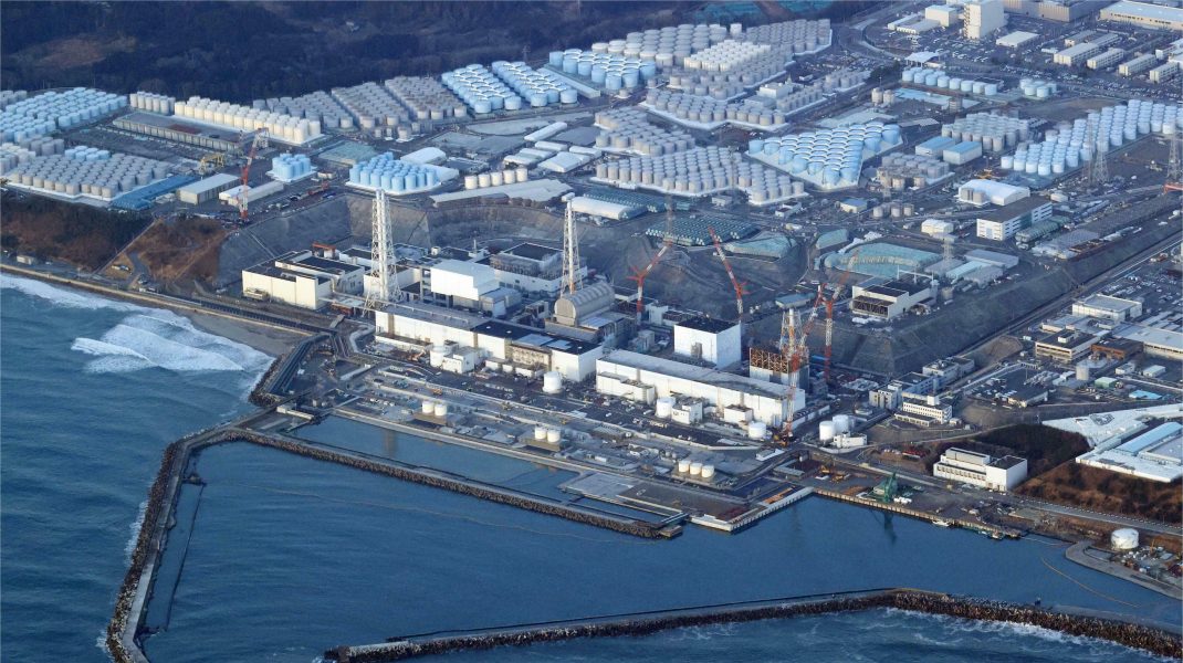 Centrala nucleară de la Fukushima a primit autorizația pentru a deversa 1.000.000 tone de apă radioactivă în Oceanul Pacific