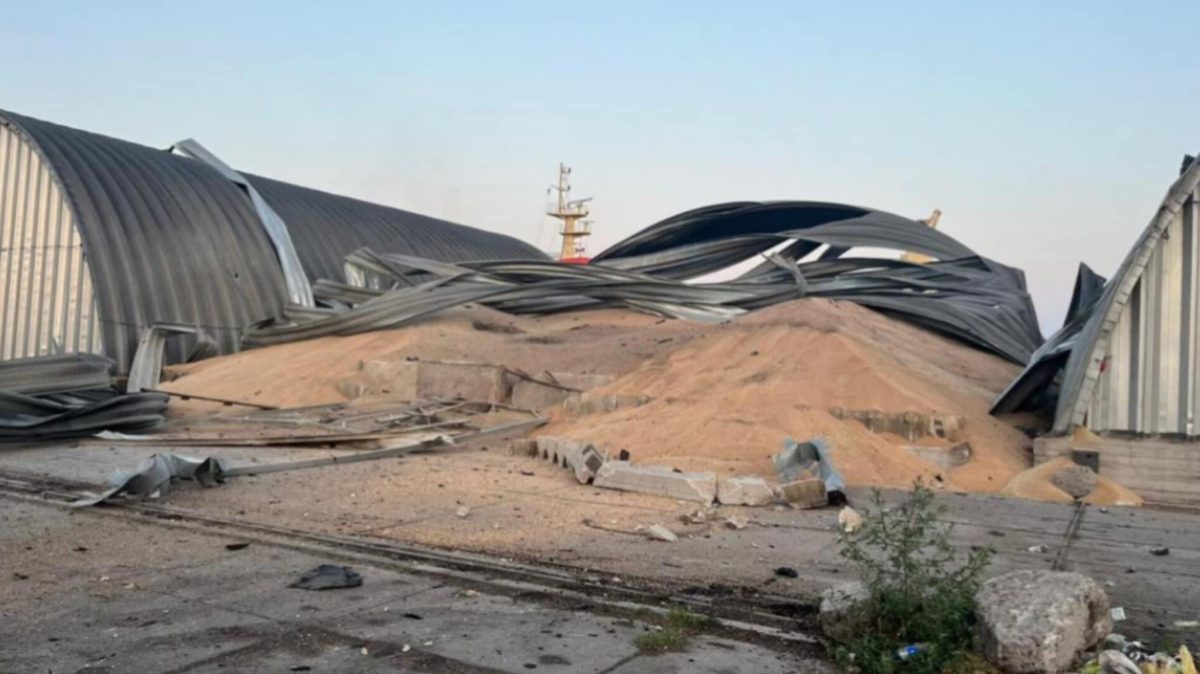 Un hangar cu grâne din regiunea Odesa, distrus de un atac rusesc cu drone – FOTO