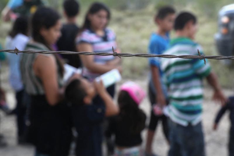 Guvernul mexican protestează împotriva construcţiei unei bariere plutitoare pe fluviul Rio Grande, la frontiera cu SUA