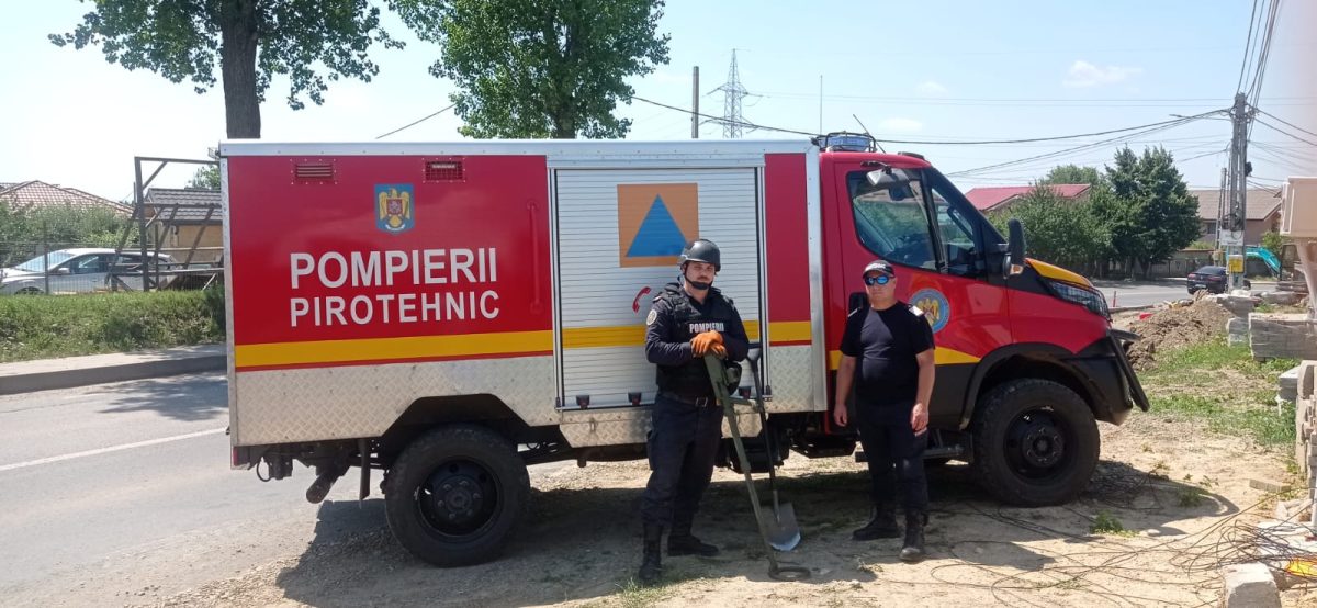 Pompierii ieşeni efectuează o misiune de asanare, în Miroslava. Iată ce trebuie să faci când găseşti muniţie neeplodată – FOTO