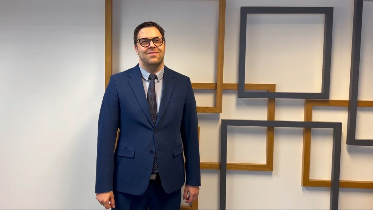 Președintele Autorității Naționale pentru Protecția Drepturilor Persoanelor cu Dizabilități, Mihai Tomescu, destituit din funcție
