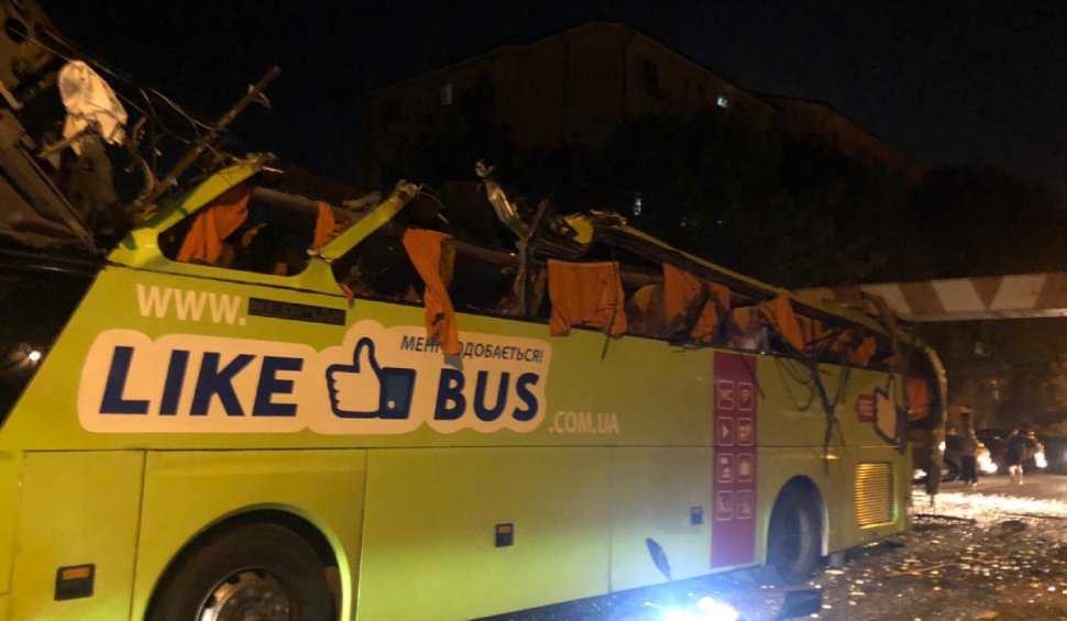 Plan roșu în Constanța! Un autocar, cu aproximativ 40 de cetățeni ucraineni, a intrat într-un pod de cale ferată, sunt mai mai multe victime