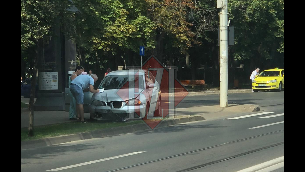 Accident rutier în Copou. Două autoturisme au intrat în coliziune – FOTO