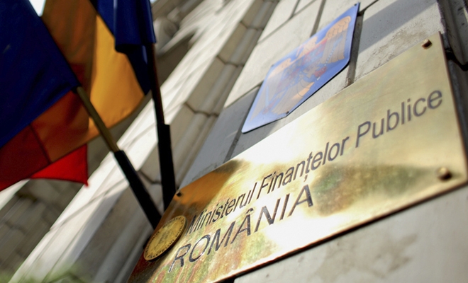 Protest spontan în sediul central al Ministerului Finanțelor. Peste 100 de angajați au oprit munca și au ieșit din birouri