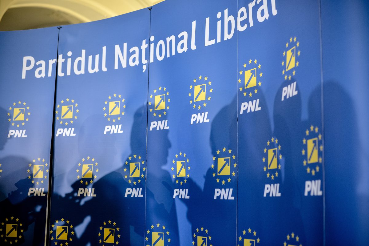 Crește numărul vocilor din PNL care cer ieșirea liberalilor de la guvernare