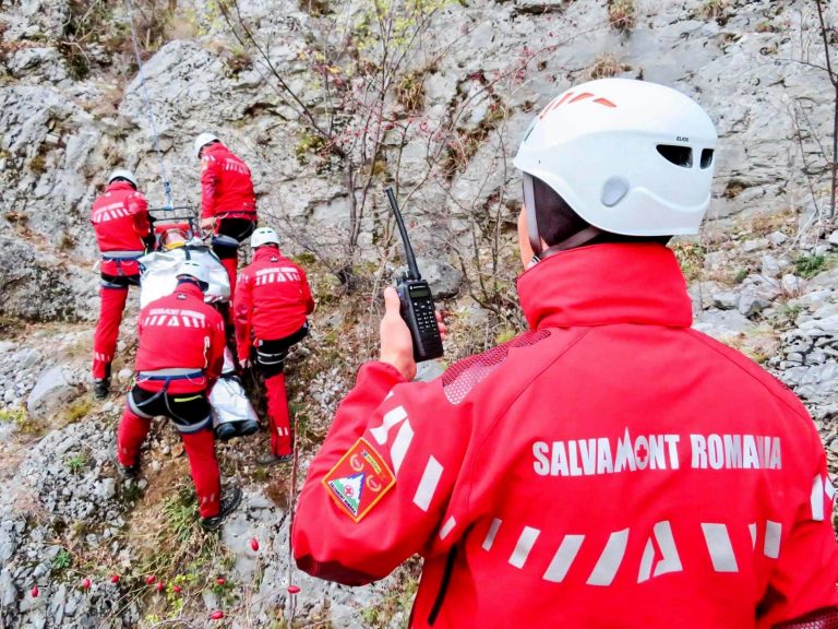 În ultimele 24 de ore s-au primit 41 de apeluri prin care se solicita intervenţia de urgenţă a salvamontiştilor