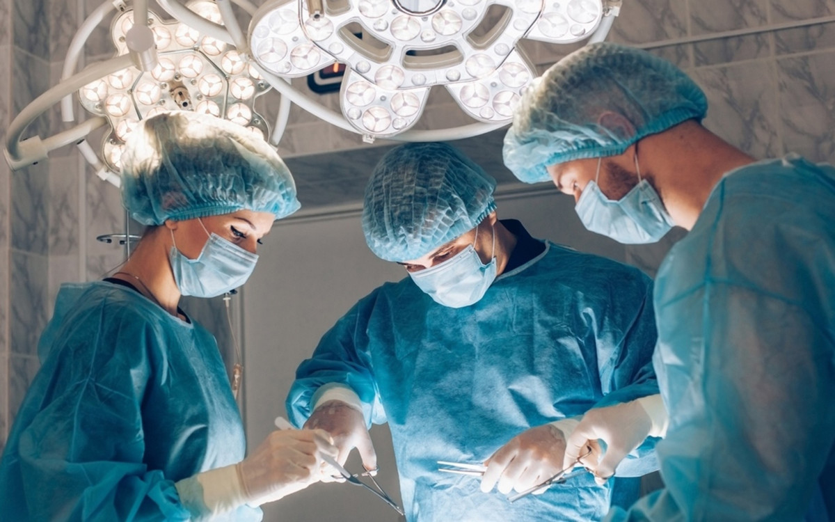 Două persoane au primit o nouă șansă la viață, după ce au primit un rinichi. Transplanturile renale au fost efectuate la Spitalul Parhon din Iași