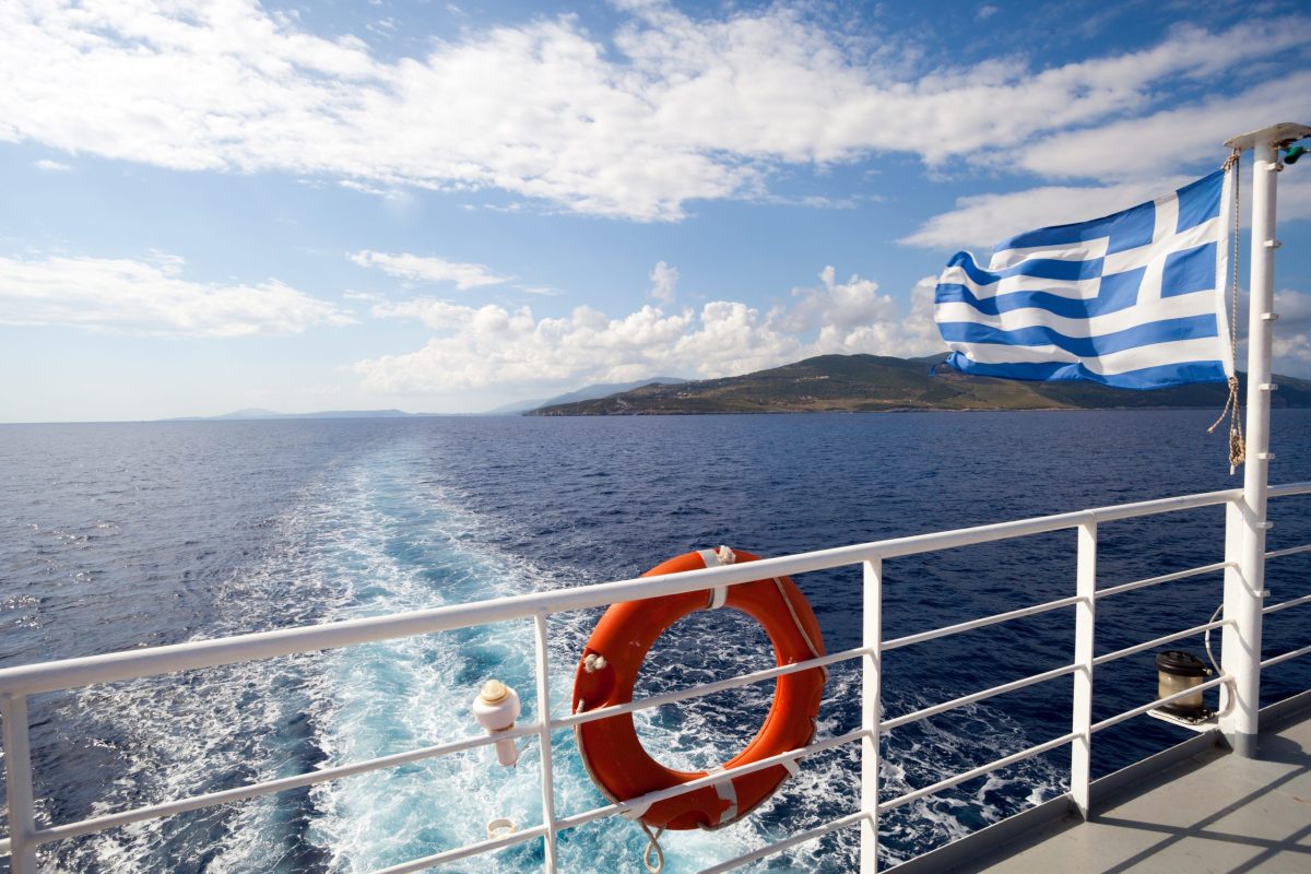 Mai mulți turiști români au rămas blocați pe un feribot în Grecia