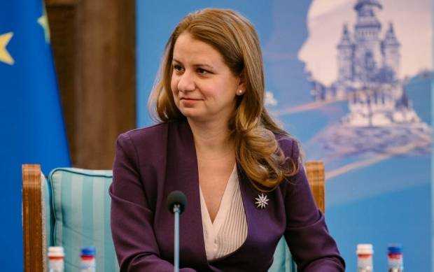 Ministerul Educației anunță noile schimbări privind bursele de merit și cele sociale. Ce a declarat Ligia Deca