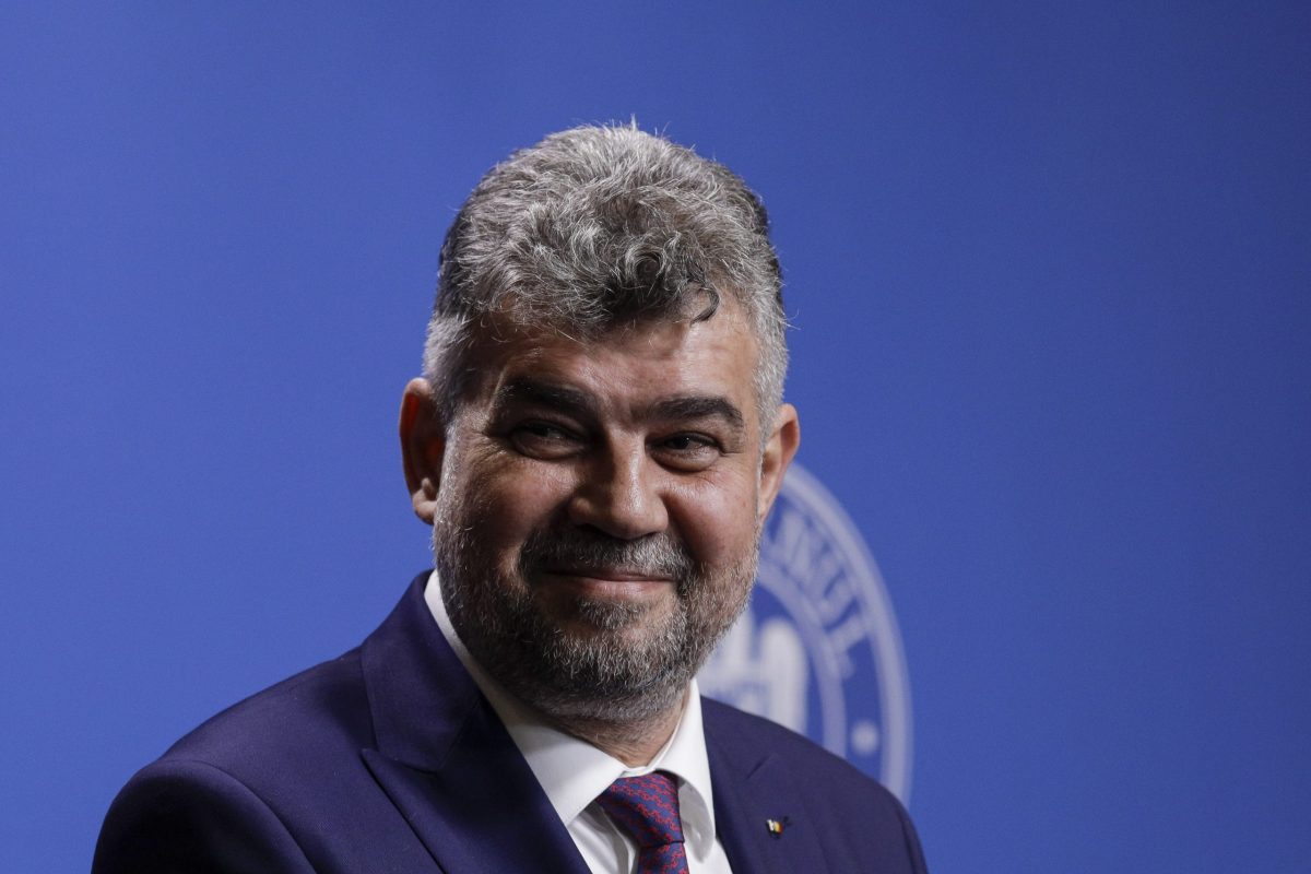 Marcel Ciolacu a anunțat că se vor reduce „mii de posturi” de bugetari în administrație. Ce funcții dispar