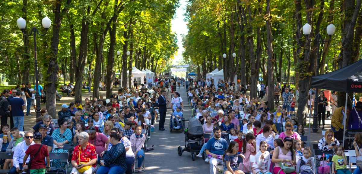 O nouă ediție a acţiunii cultural-caritabile „Copii de nota 10” pentru copiii familiilor defavorizate din Iași