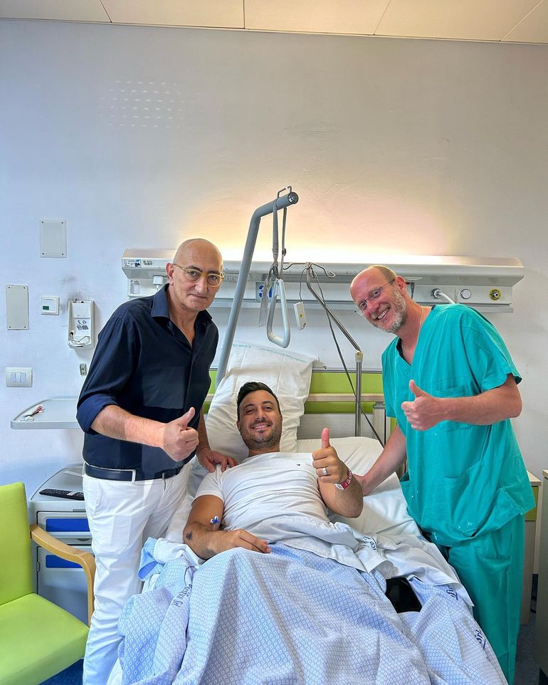 Vestea pe care a dat-o Valentin Sanfira, după aproape o lună de la accidentul din Italia. Fanii folcloristului au reacționat imediat