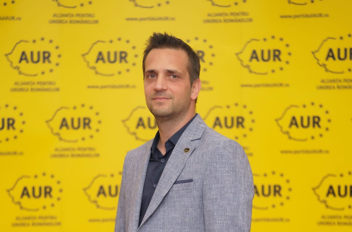 Membru AUR, prins în flagrant de DGA când primea 1.500 de lei pentru a face trafic de influenţă. A fost exclus din partid