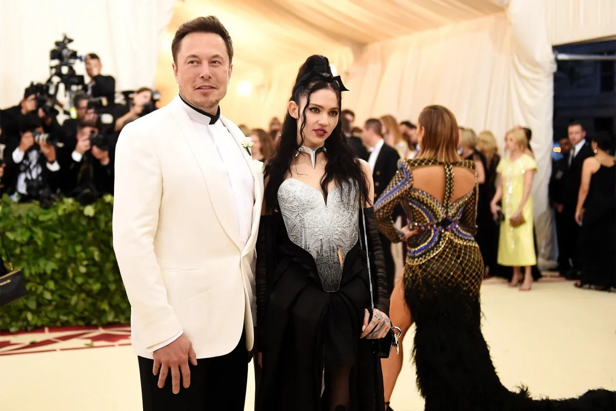Elon Musk a fost chemat în instanță de fosta soție. Grimes cere stabilirea „relației parentale”