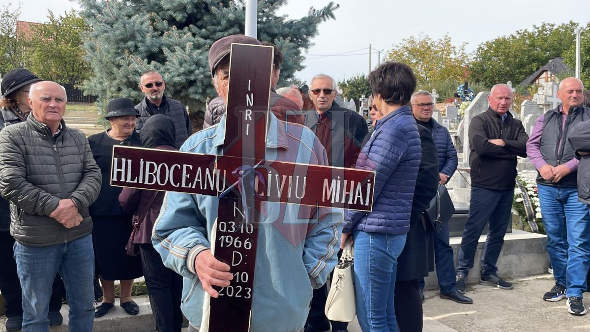 Fostul şef al Poliţiei Locale Iaşi, condus pe ultimul drum. Zeci de persoane, prezente la înmormântarea lui Liviu Hliboceanu – GALERIE FOTO