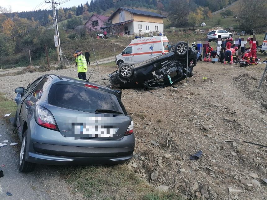 Şase persoane au fost rănite într-un accident rutier produs în judeţul Neamţ