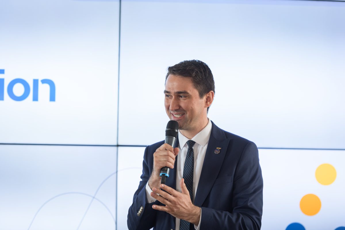 La Poșta Română, Valentin Ștefan, este primul director general care își continuă mandatul pentru o perioadă de 4 ani