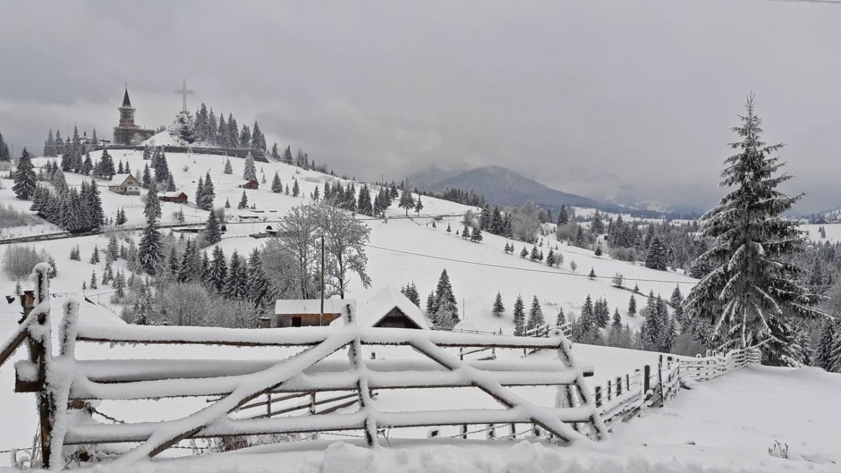 Meteorologii avertizează că România va fi lovită de primul episod de iarnă. Zonele vizate de Cod Portocaliu şi Cod Galben