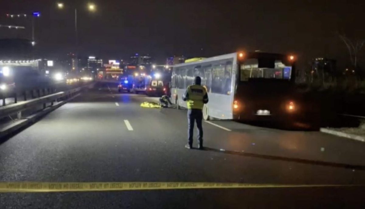 Accident cumplit în Capitală. Un pieton a fost lovit din plin de un autobuz STB – FOTO