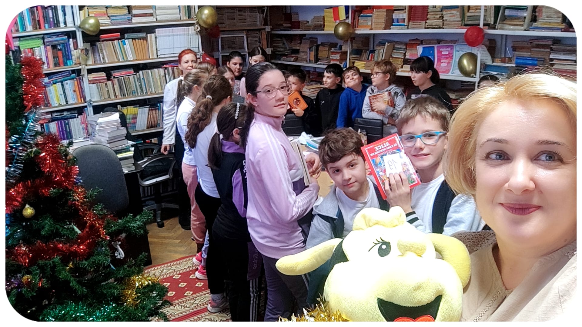 A doua ediție a proiectului “Moș Crăciun Ca La Carte” la Școala Gimnazială “Alexandru cel Bun” din Iași