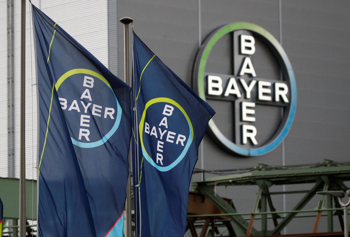Acţiunile Bayer au scăzut cu până la 5,7% din cauza unui produs care provoacă cancer. Compania a fost obligată să plătească despăgubiri