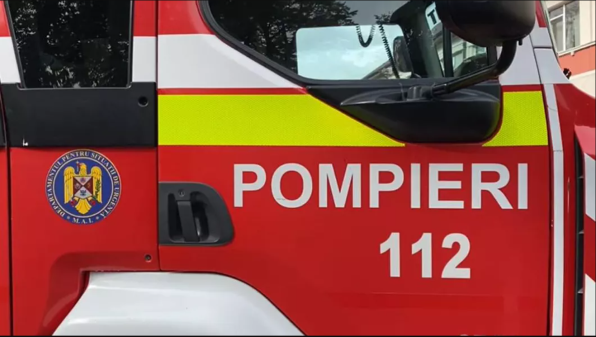 Incendiu puternic la Osoi. O casă a fost cuprinsă de flăcări