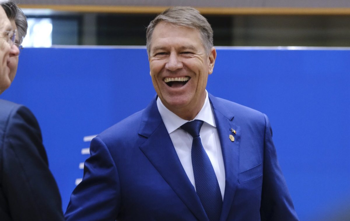 Cadourile primite în 2023 de şeful statului au o valoare totală de 7.600 de euro. Ce obiecte i-au fost dăruite președintelui