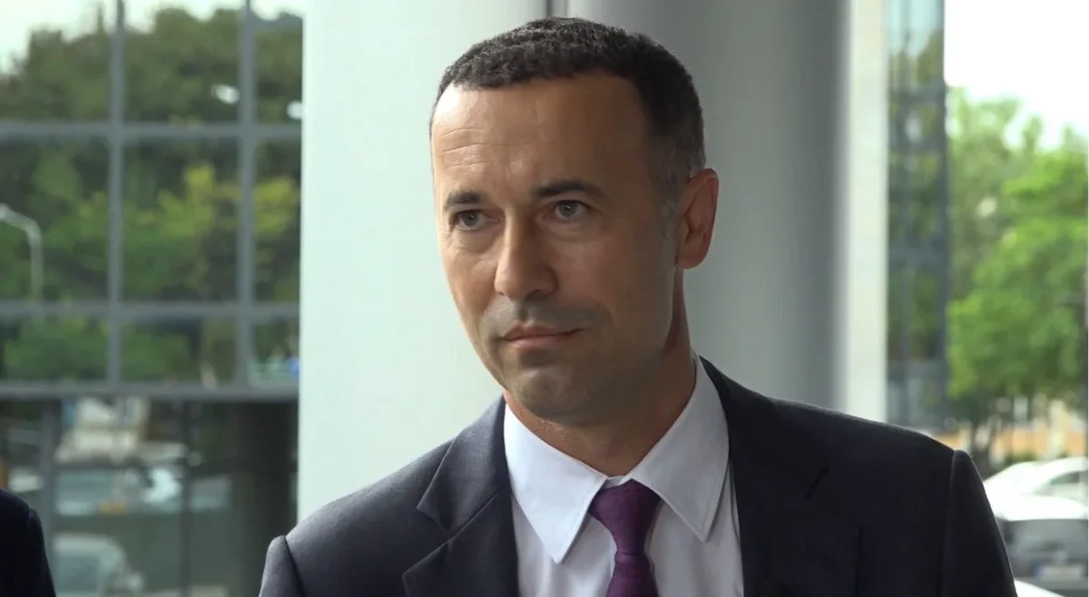 Șeful Consiliului Județean Prahova acuzat că ar fi luat mită peste 3,2 milioane de euro, contestă controlul judiciar și sechestrul pe bunuri