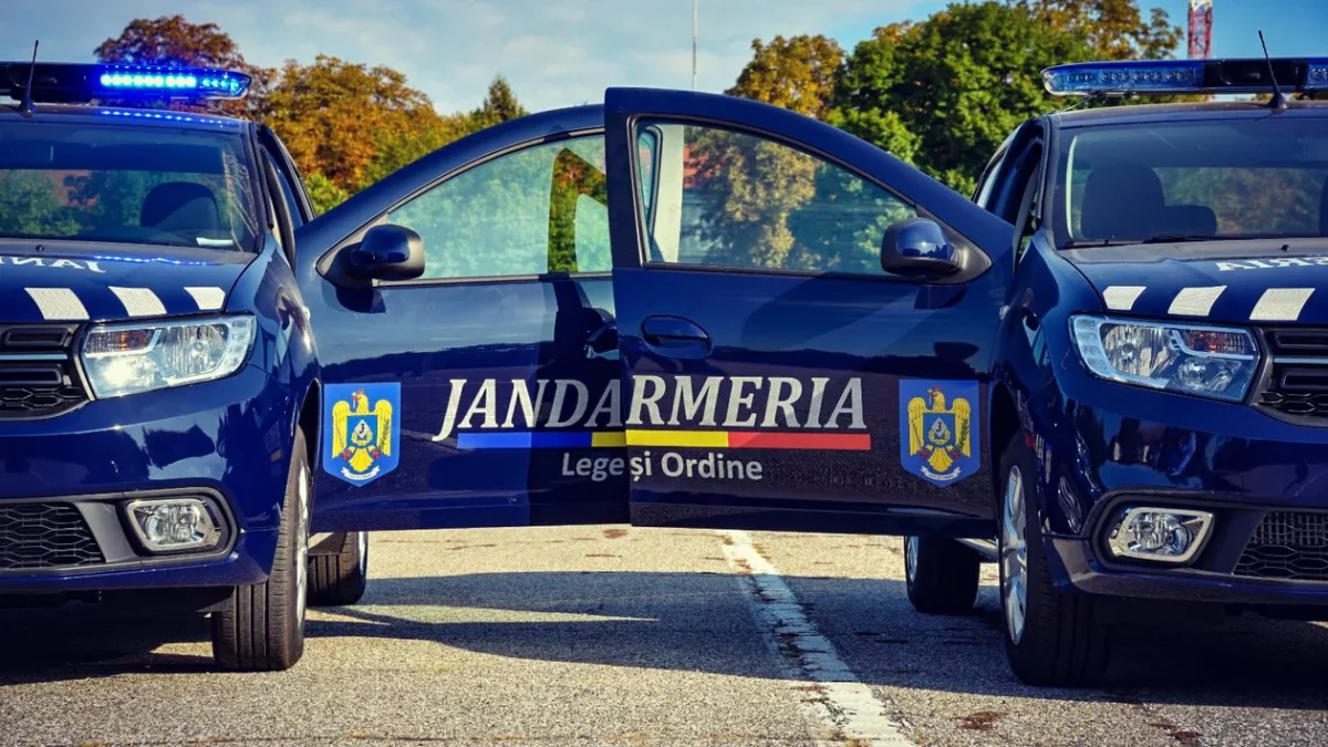 Percheziţii de amploare în mai multe oraşe din România. La Iaşi mai multe dube ale Jandarmeriei au fost observate în coloană – VIDEO