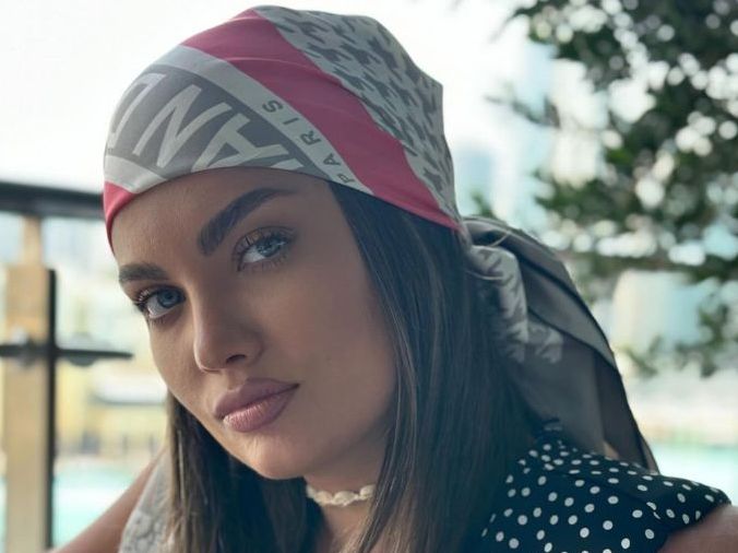 Irina Maria Birou a încins rețelele de socializare! Cântăreața de muzică de populară a pozat în costum de baie în Dubai – FOTO