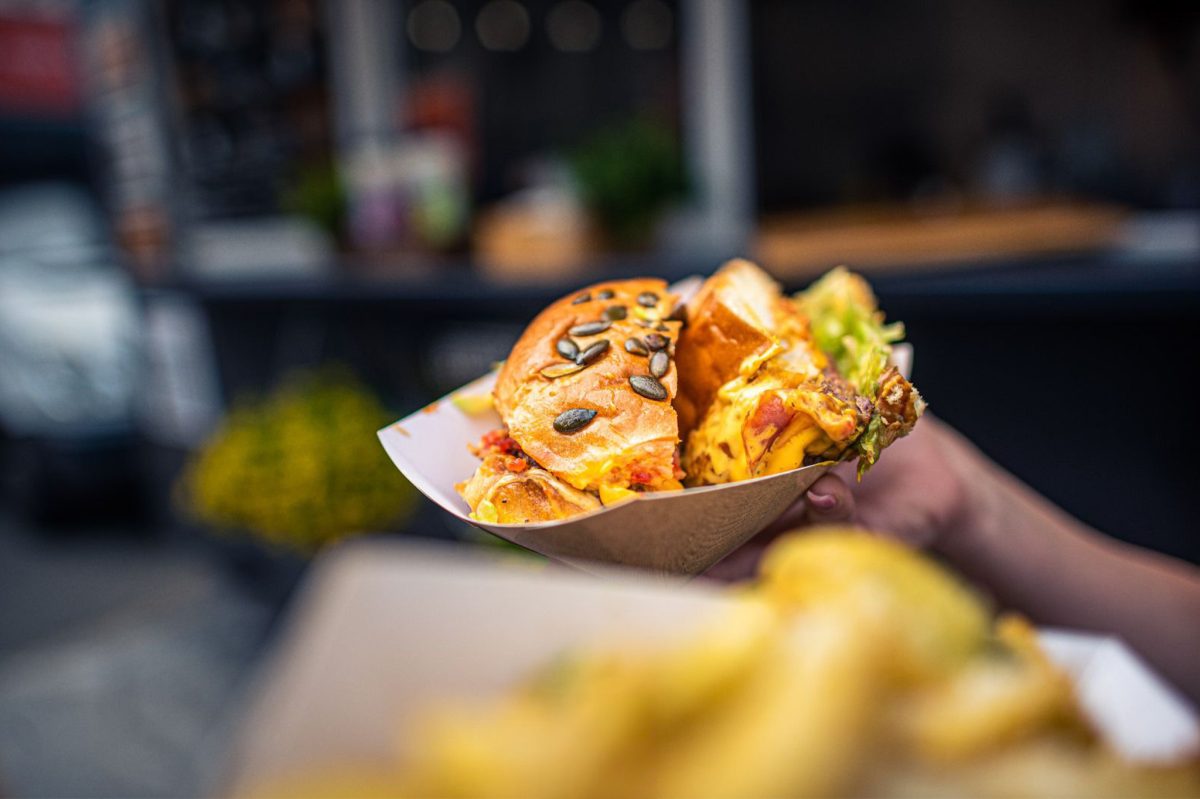 Food Truck Festival aduce peste 25 de van-uri cu preparate internaționale, în acest weekend, la Iulius Town Timișoara