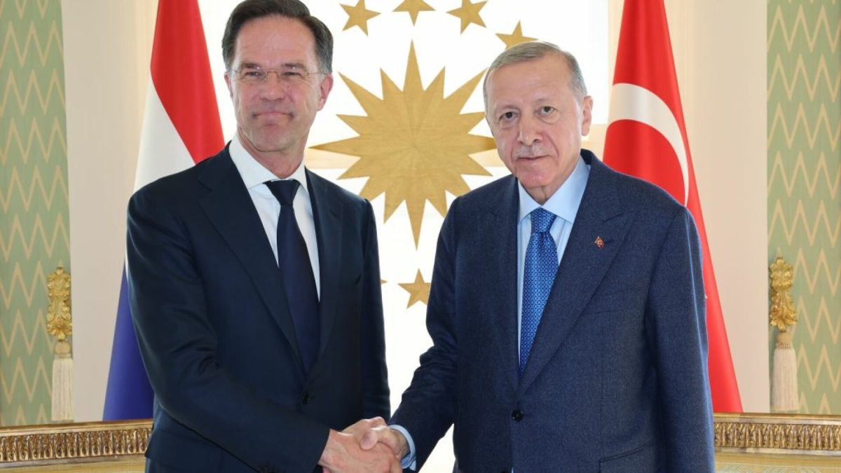 Premierul olandez Mark Rutte și-a plătit din propriul buzunar călătoria la Instabul, unde a făcut lobby pentru șefia NATO
