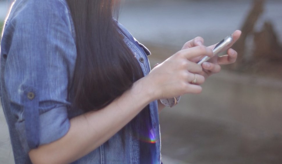 O adolescentă de la un centru din Caracal a fost găsită după ce a dat un SMS că este răpită