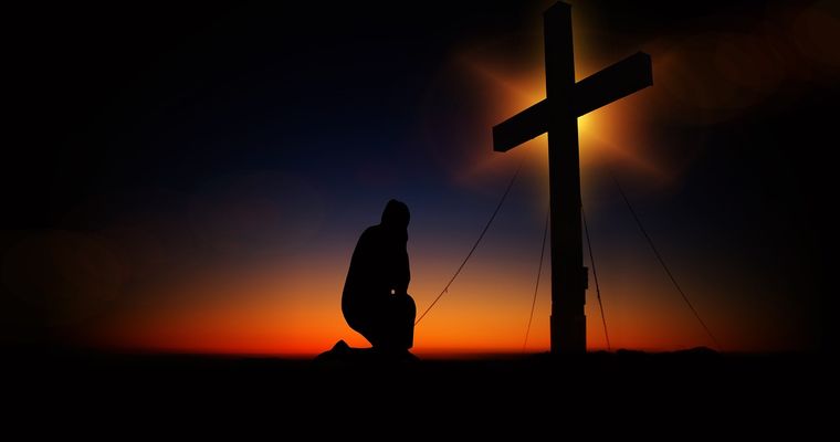 Se lucrează când e cruce albastră? Puțini știu semnificația acestui semn din calendarul ortodox