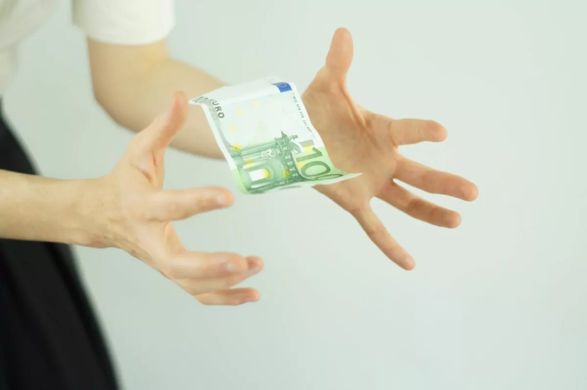 Candidat vizat de o anchetă pentru corupţie, cu câteva luni înainte de alegeri
