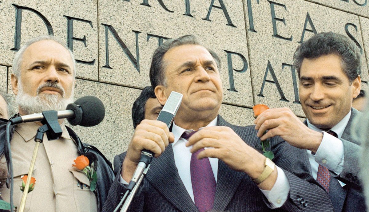 Procurorul general îi cere lui Iohannis să-i ridice imunitatea fostului președinte Ion Iliescu, în dosarul Mineriadei