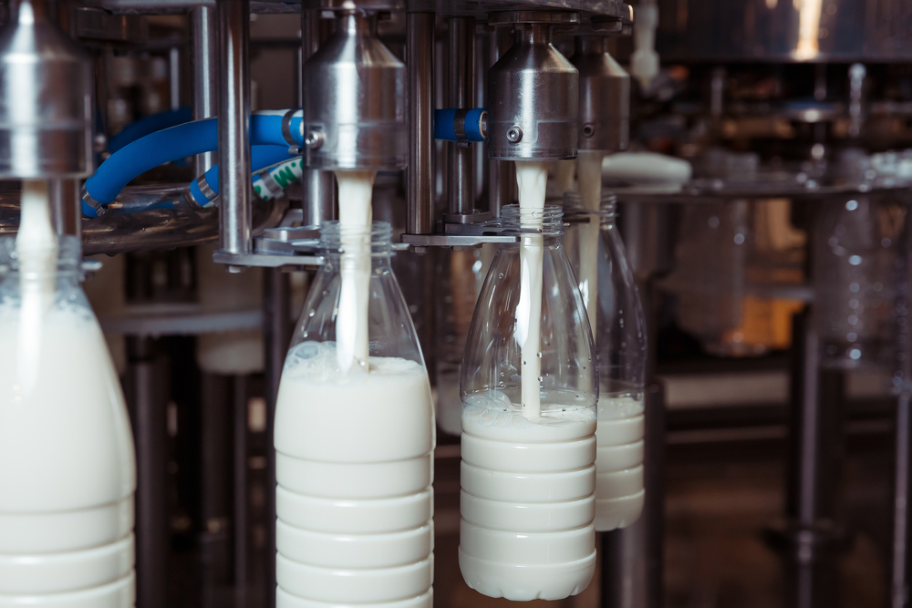 Diferențele dintre lapte UHT și lapte pasteurizat. Care este mai sănătos