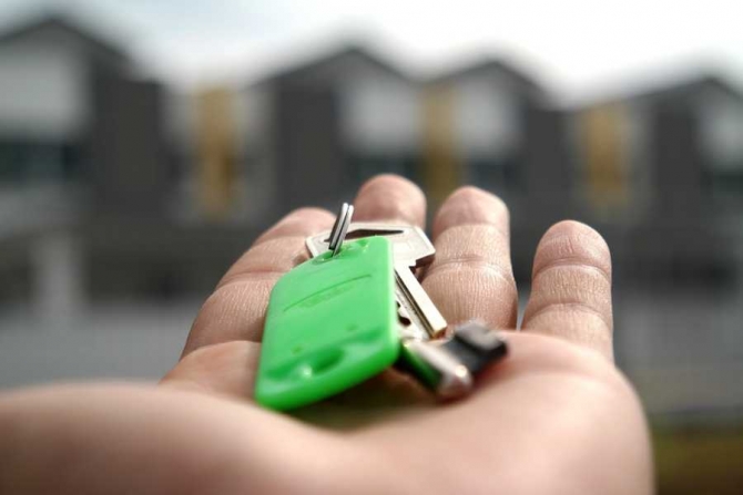 Decizie pentru cei care au două mașini sau două apartamente. Legea pe care nu toți românii o știu