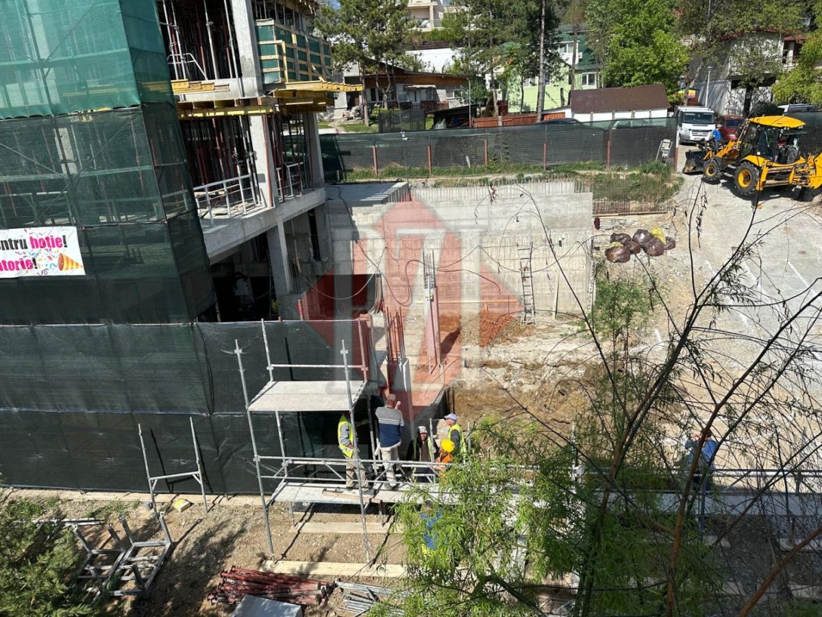 Dezvoltatorul Marius Enea continuă lucrările de pe strada Bucur, după ce instanța l-a obligat să închidă șantierul – FOTO, VIDEO