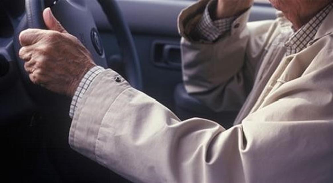 În ce condiții se retrage permisul de conducere. Legea îi vizează pe toți șoferii în vârstă