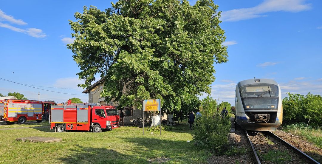 Un tren a luat foc în apropiere de Timișoara. 60 de persoane s-au autoevacuat