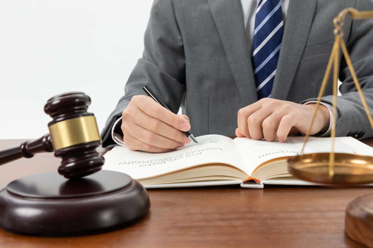 Ai nevoie de un avocat în Timișoara?  Iată cum să alegi unul potrivit!