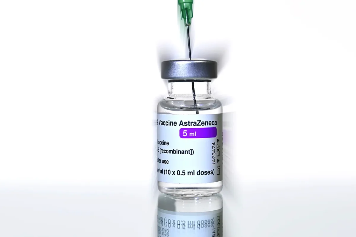 Autorizația pentru vaccinul AstraZeneca a fost retrasă de Comisia Europeană, cu aplicare din 7 mai