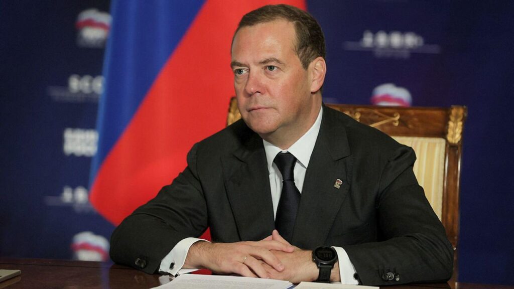 Rusia nu blufează cu armele nucleare tactice împotriva Ucrainei, anunță Dmitri Medvedev