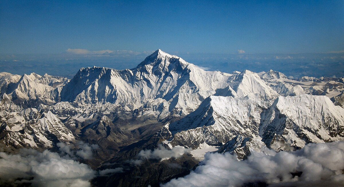 Ascensiunile pe Everest, limitate de justiția din Nepal. Nu toți alpiniștii vor mai primi permis