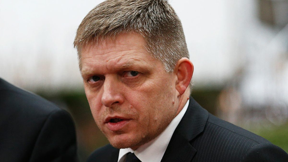 Biografia neromanțată a premierului slovac Robert Fico. Pro-rus, populist și anti-vaccinist