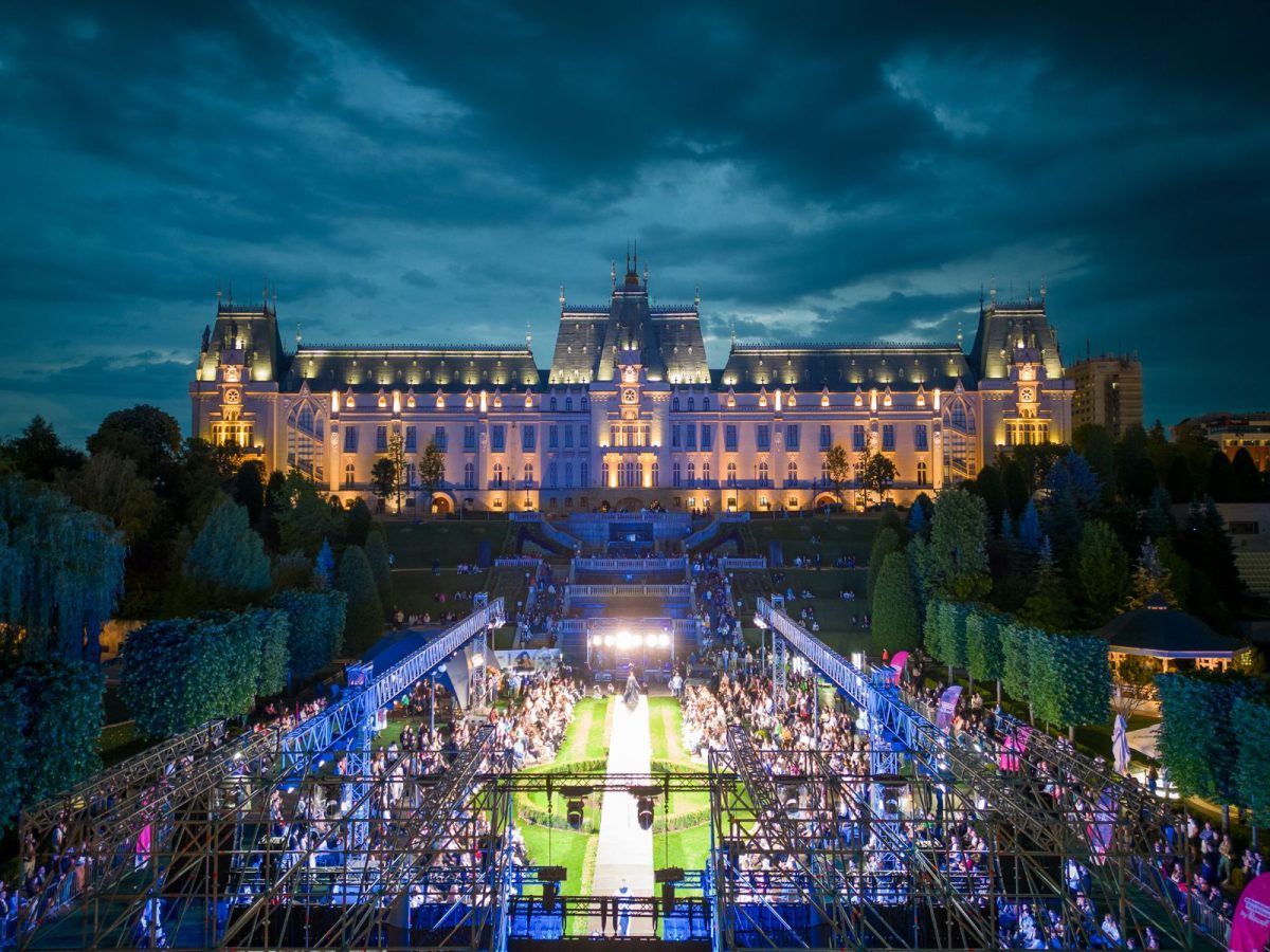 Romanian Fashion Week 2024: cel mai longeviv și așteptat catwalk al anului va găzdui, la Palas Iași, zeci de designeri, talk-uri și expoziții 