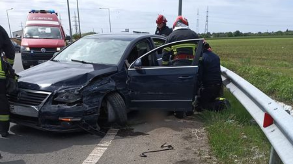 Accident rutier în județul Giurgiu! Un bărbat a murit după ce a intrat cu mașina într-un parapet